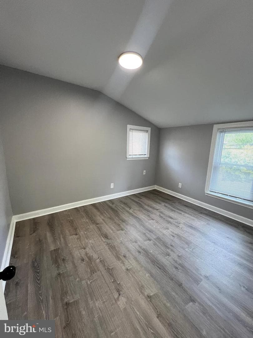 745 15th Avenue photo 16