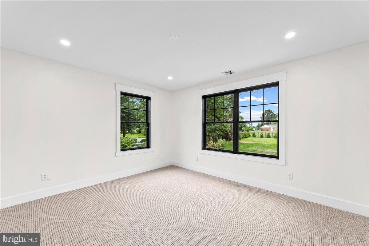 1008 Richmond Road photo 43