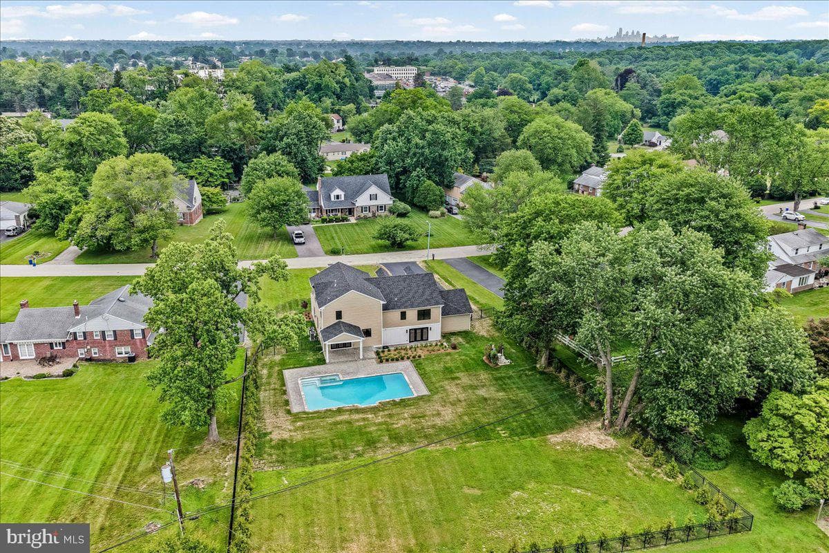 1008 Richmond Road photo 49