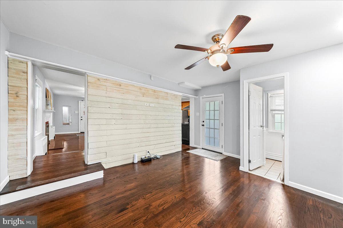2323 Franklin Avenue photo 15