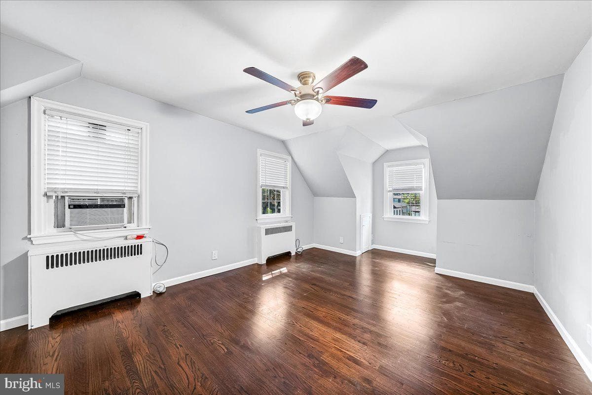 2323 Franklin Avenue photo 19
