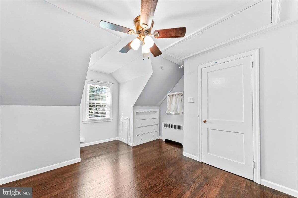 2323 Franklin Avenue photo 21