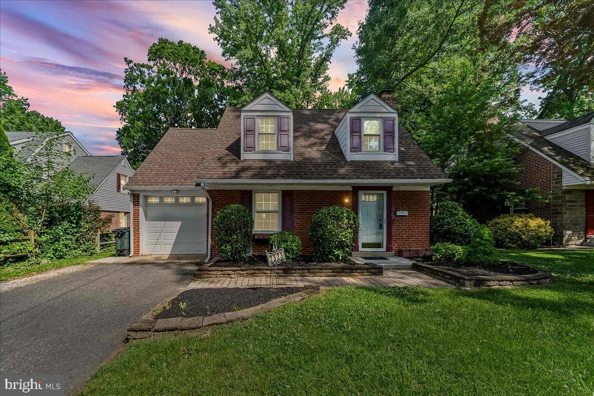 2323 Franklin Avenue photo 29