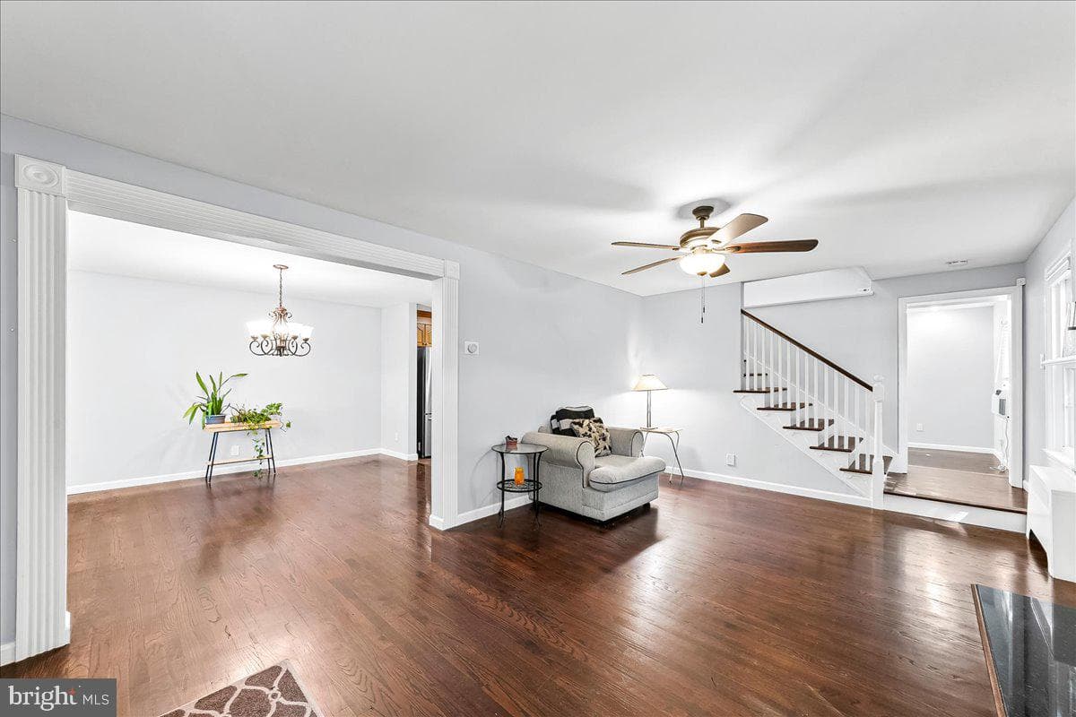 2323 Franklin Avenue photo 6