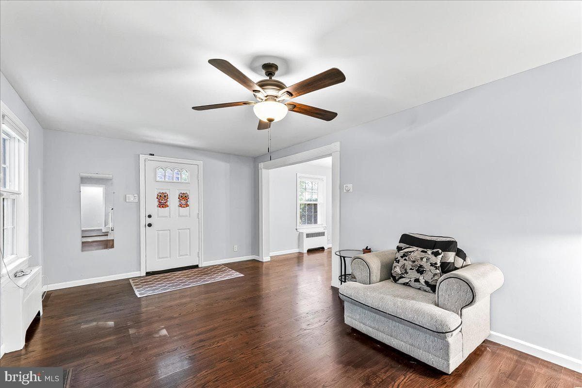 2323 Franklin Avenue photo 7