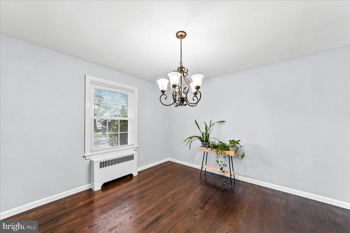 2323 Franklin Avenue photo 8