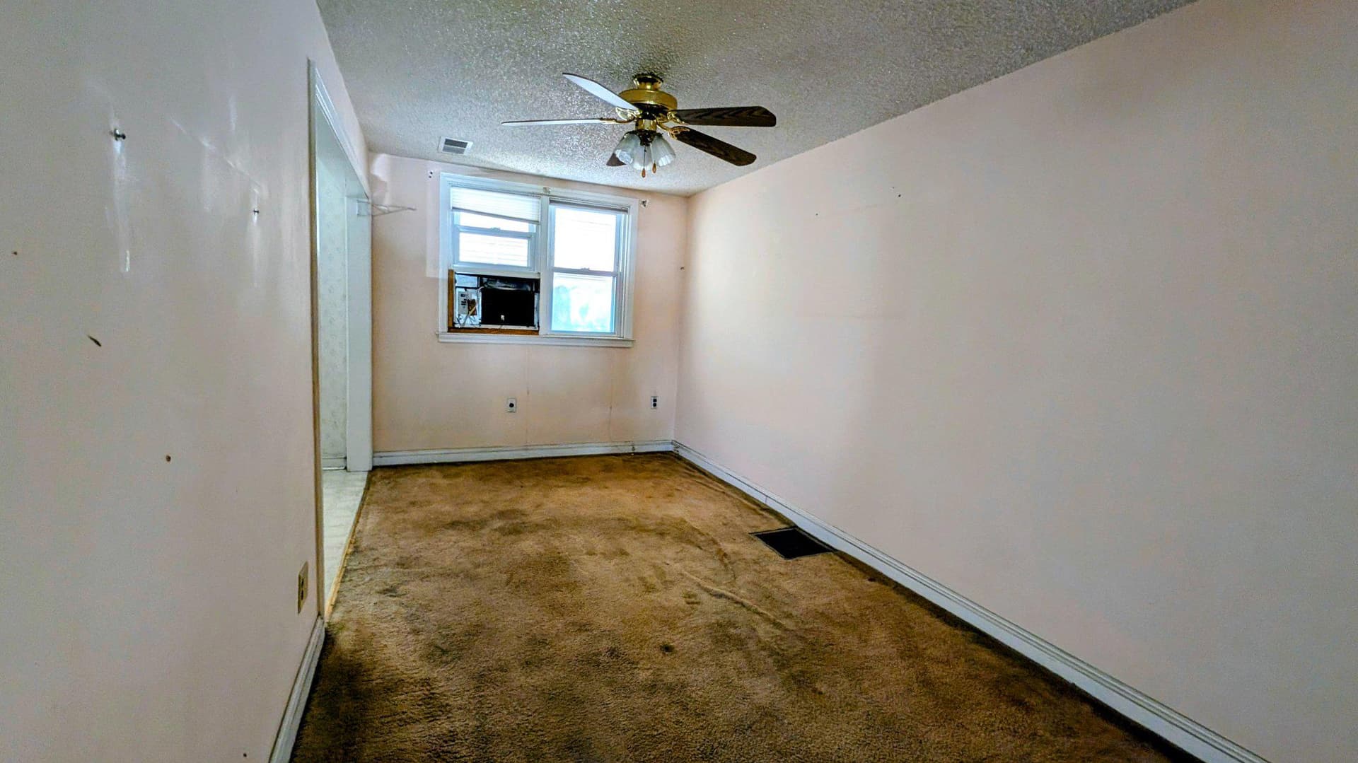 452 Westmont Drive photo 8