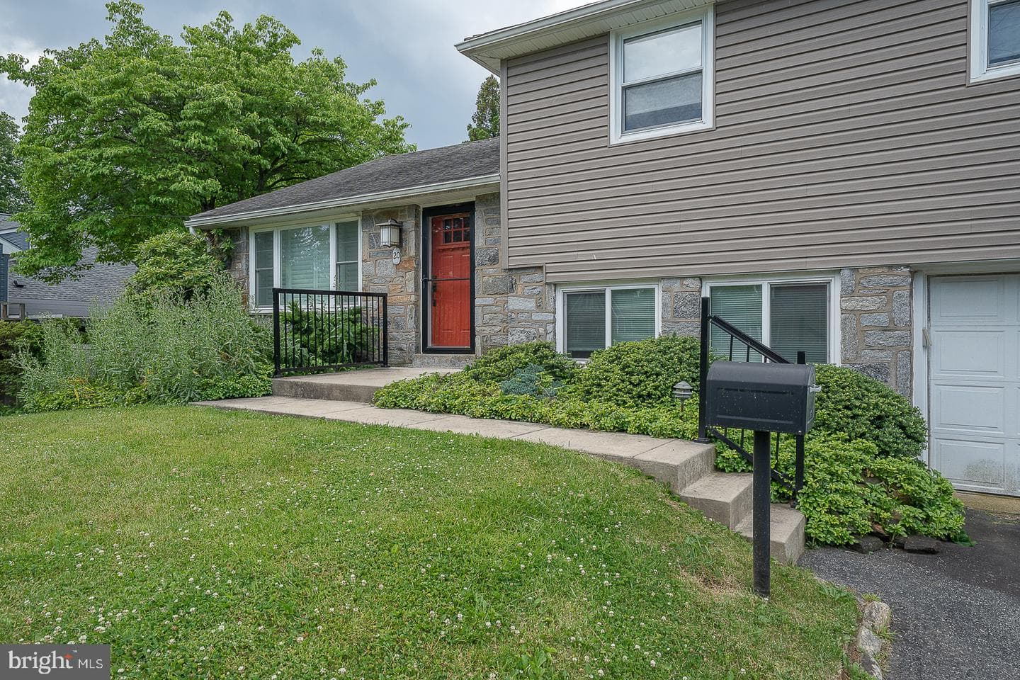 20 Fairview Road photo 3