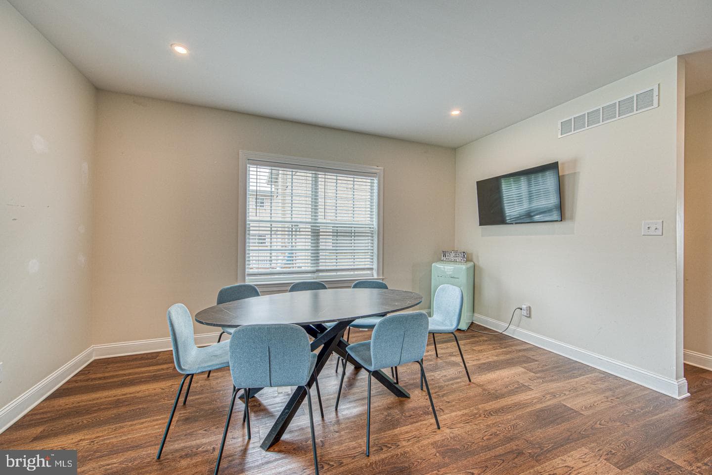 207 2nd Avenue photo 12