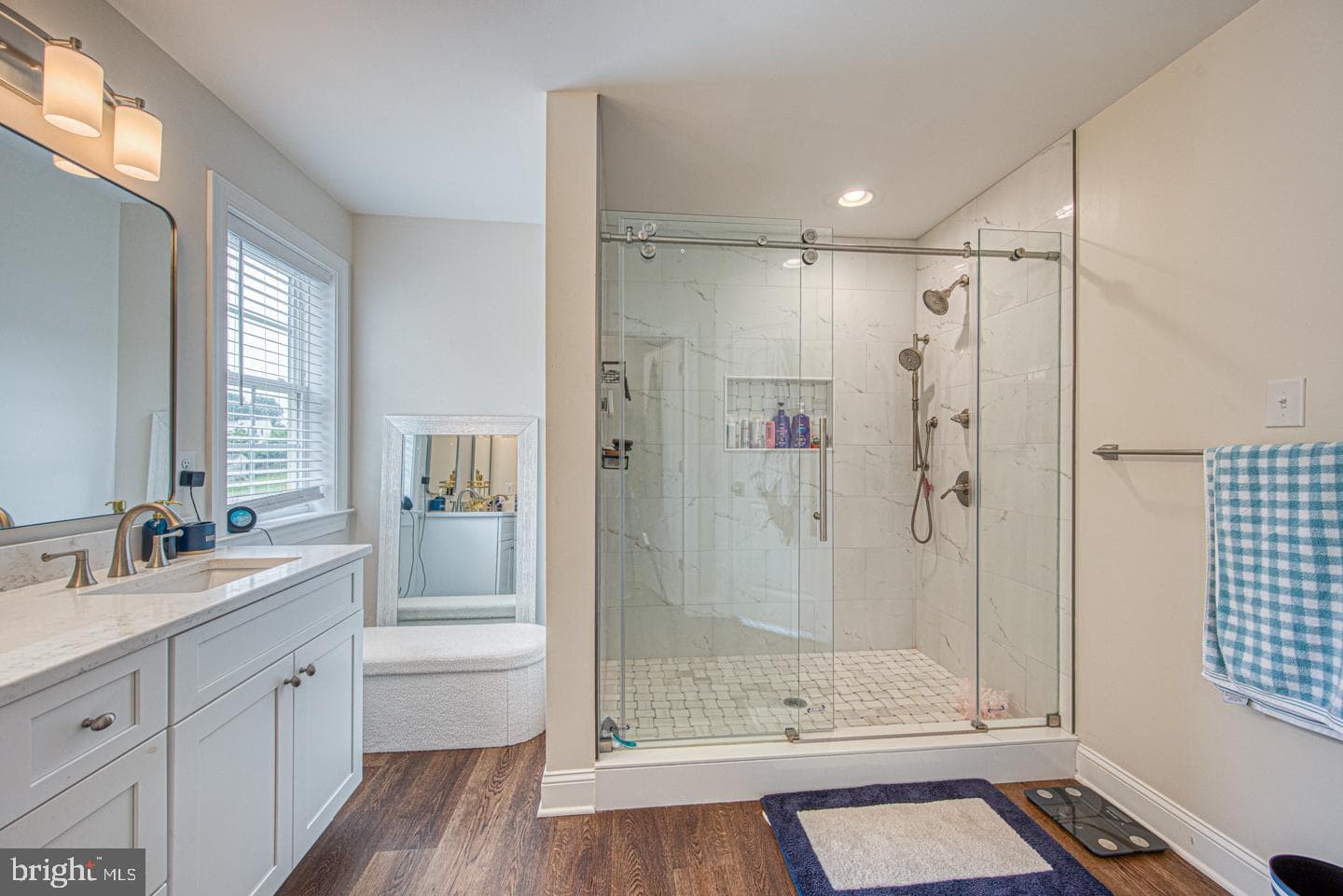 207 2nd Avenue photo 26