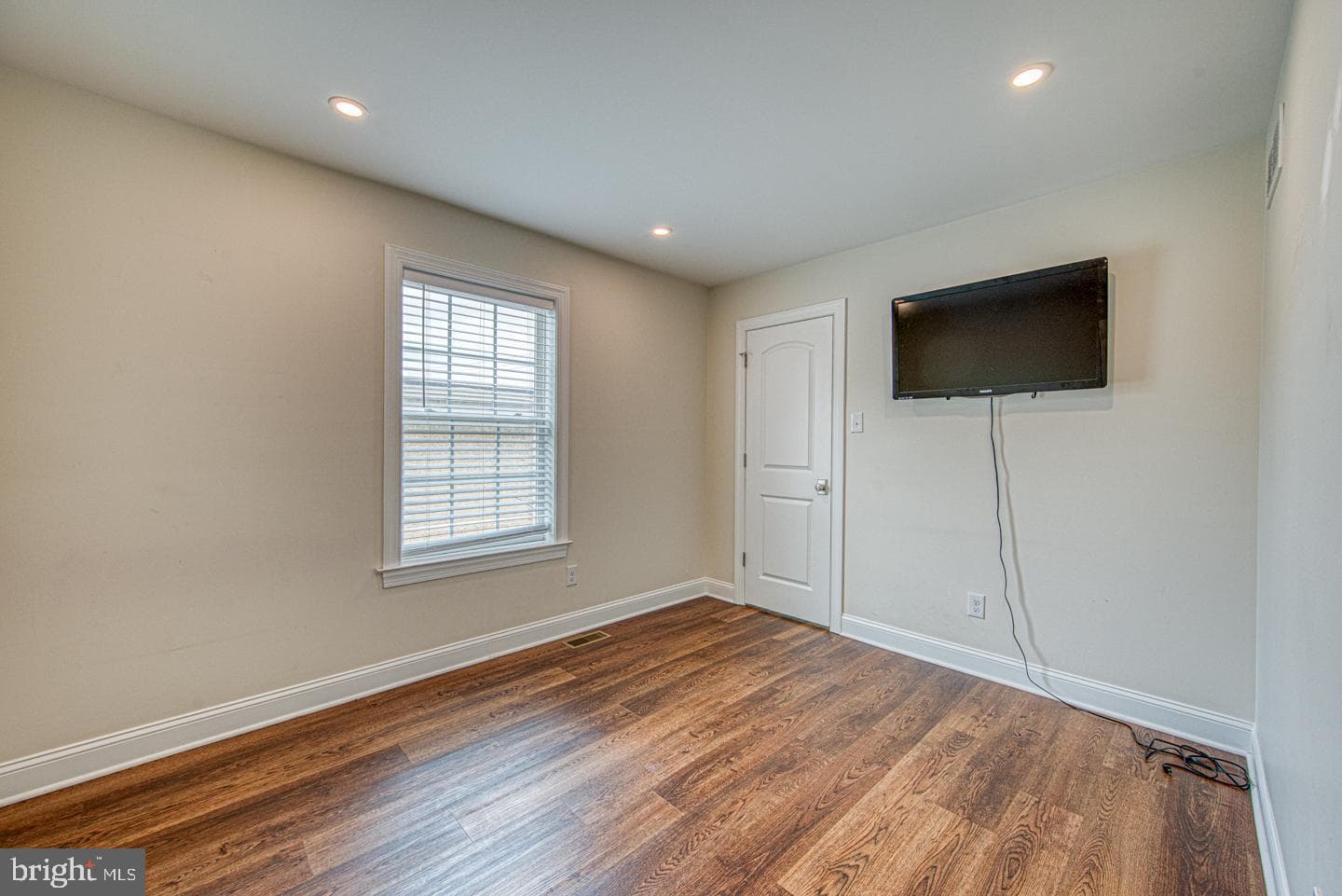 207 2nd Avenue photo 30