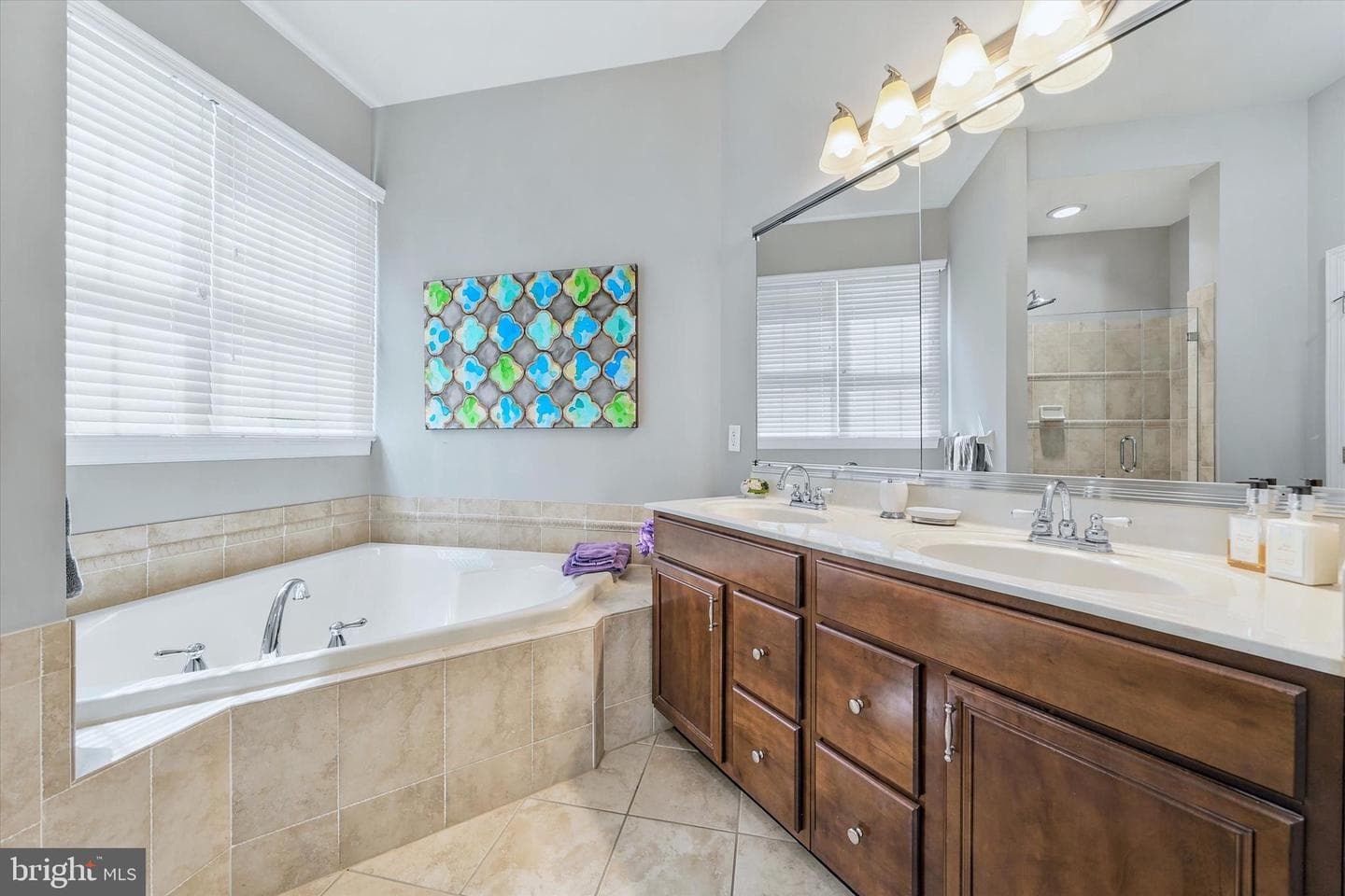 66 S Valentine Drive photo 24