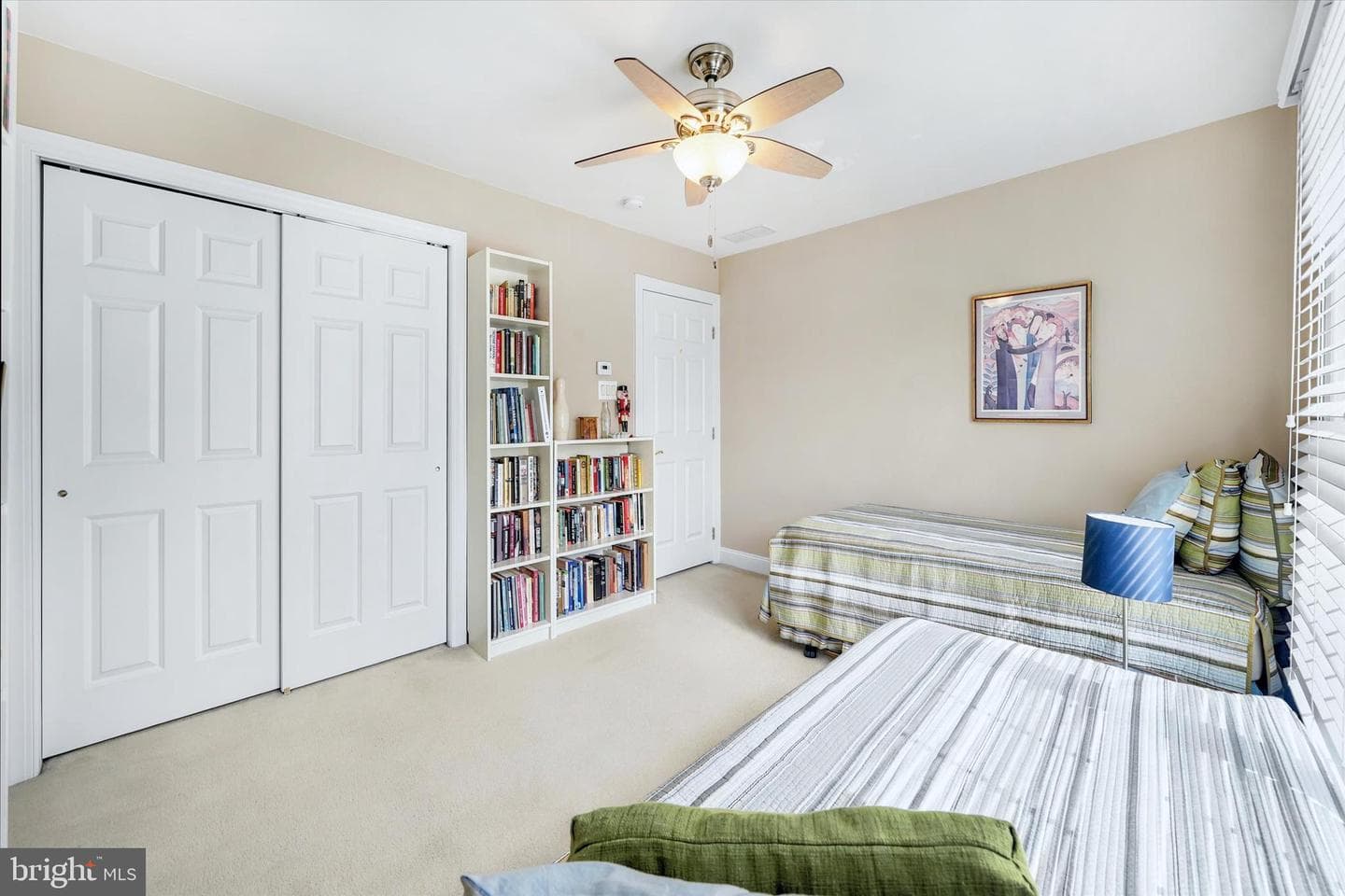 66 S Valentine Drive photo 27