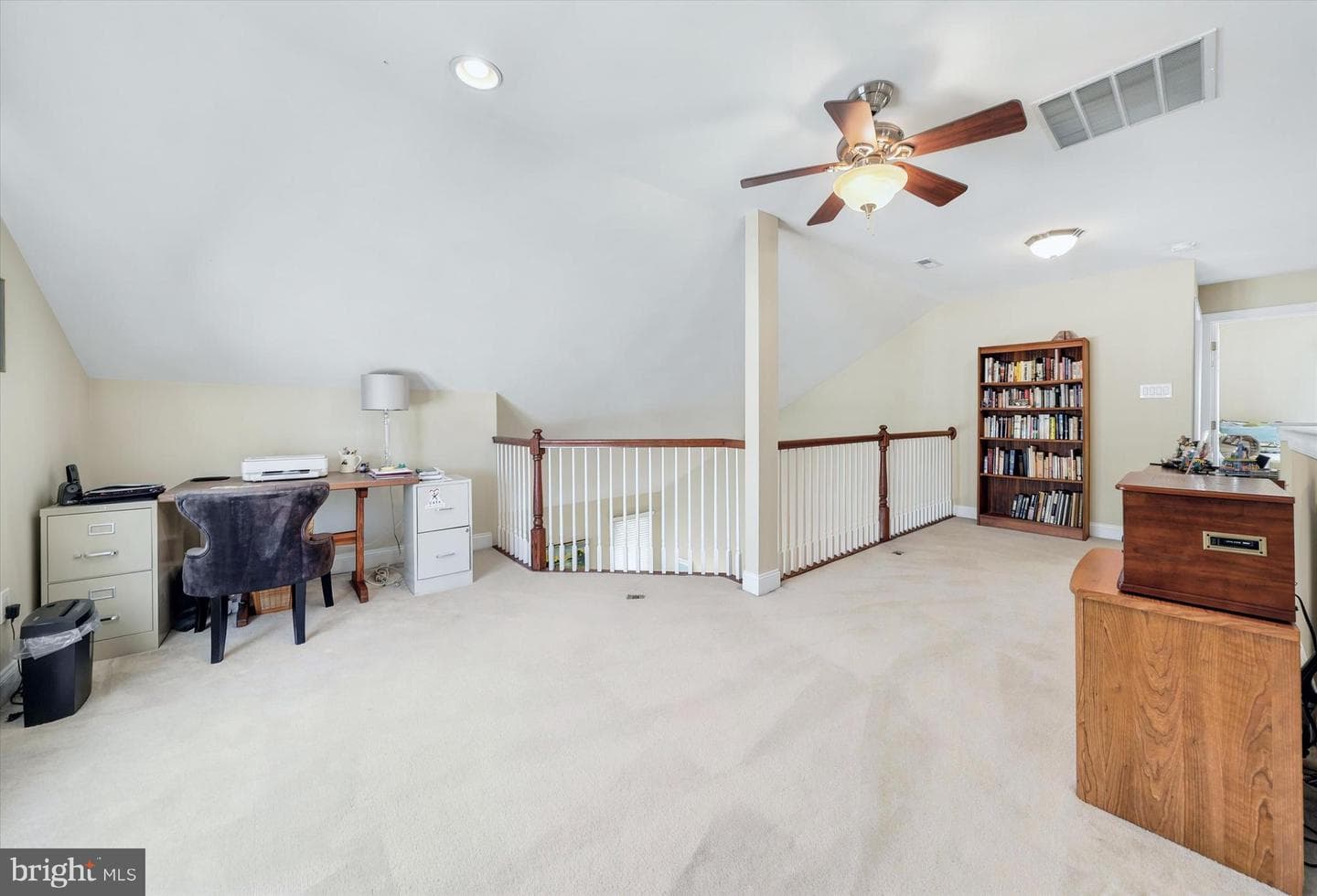 66 S Valentine Drive photo 33
