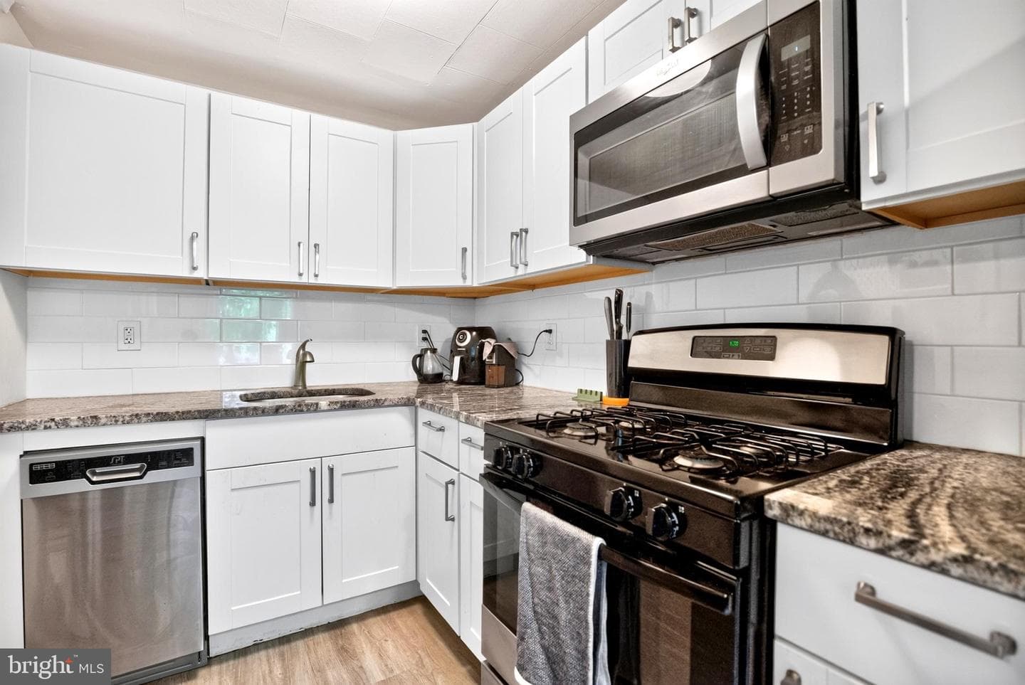 309 W 21st Street photo 9