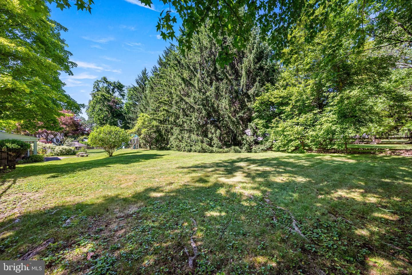 416 Yorkshire Road photo 32