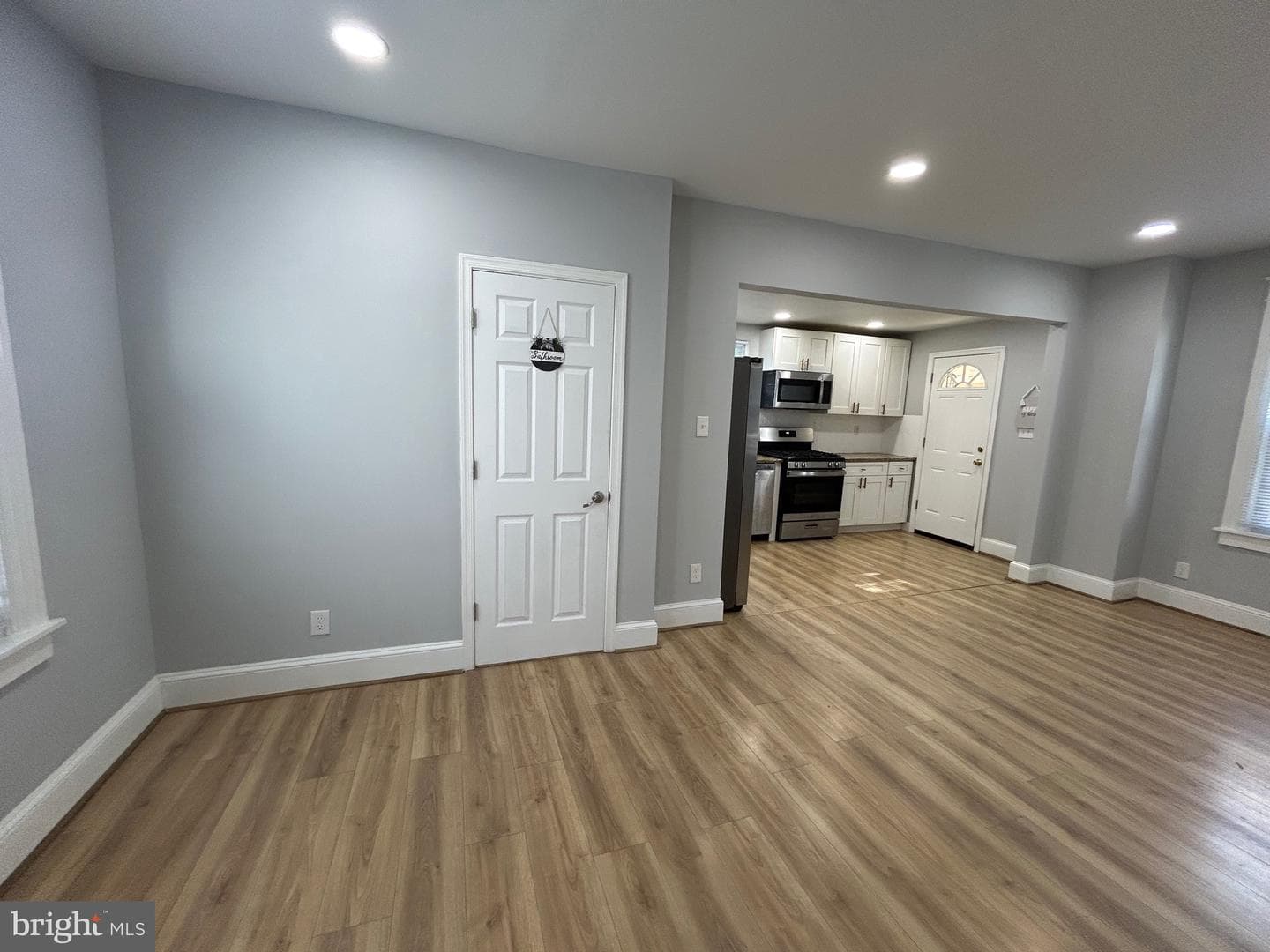 16 W Roland Road photo 13