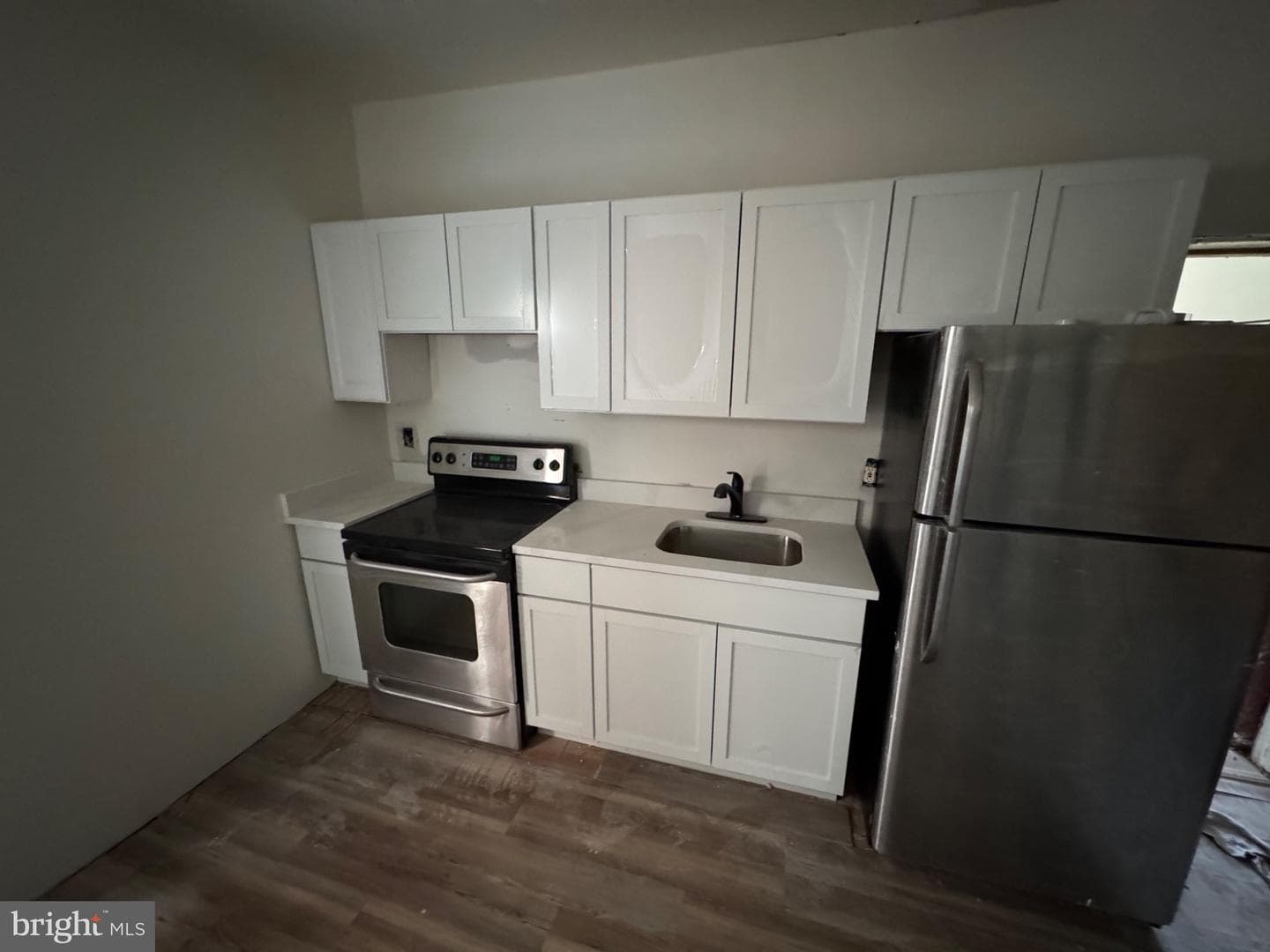 1012 W 8th Street photo 4