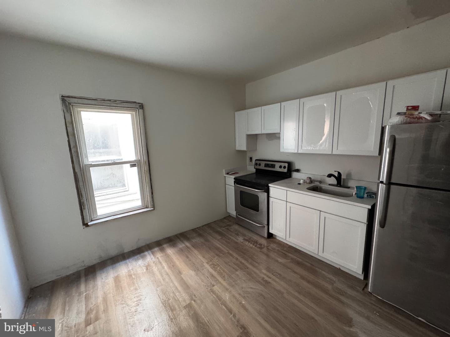 1012 W 8th Street photo 8