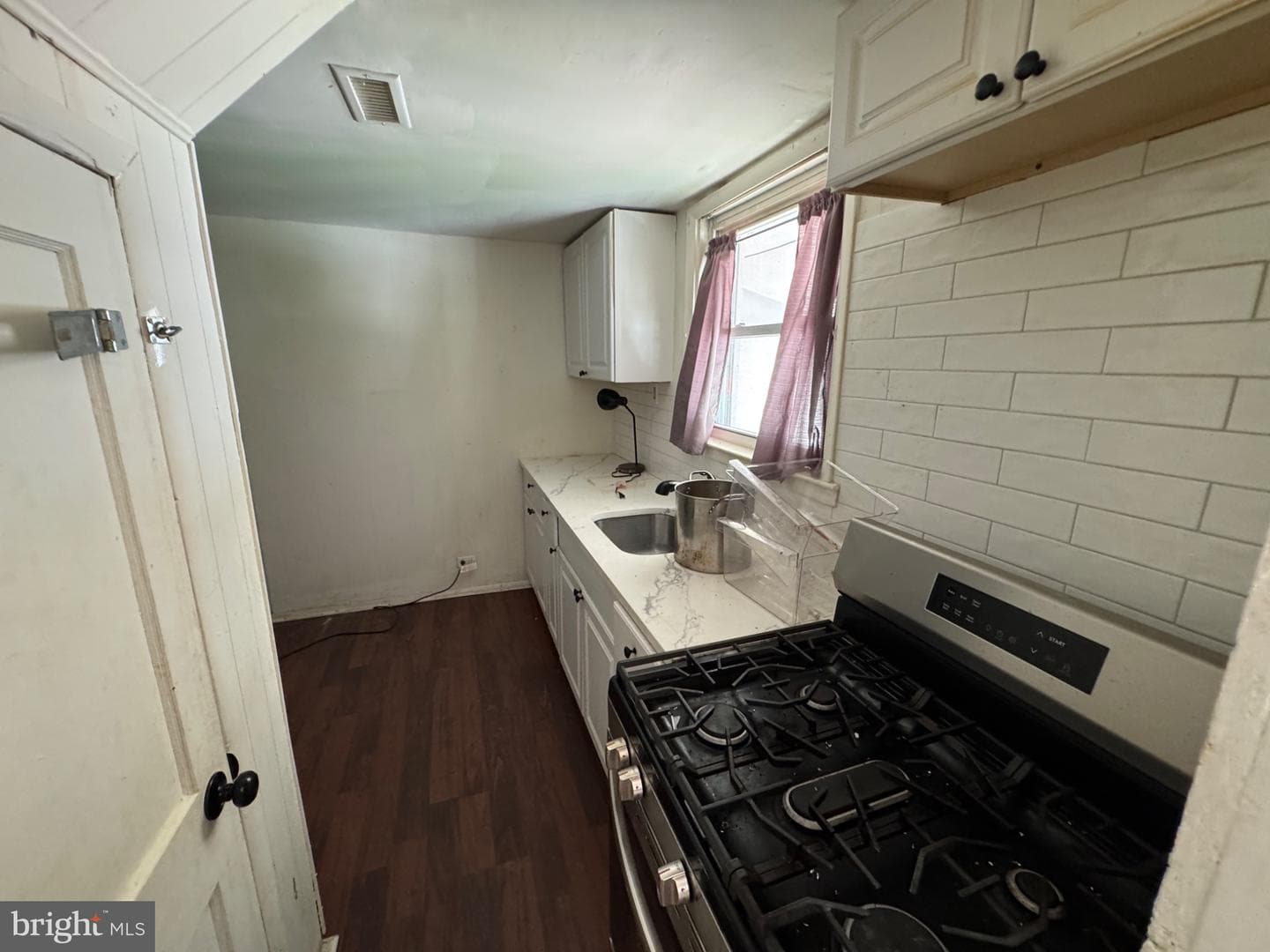 2606 Smithers Street photo 3