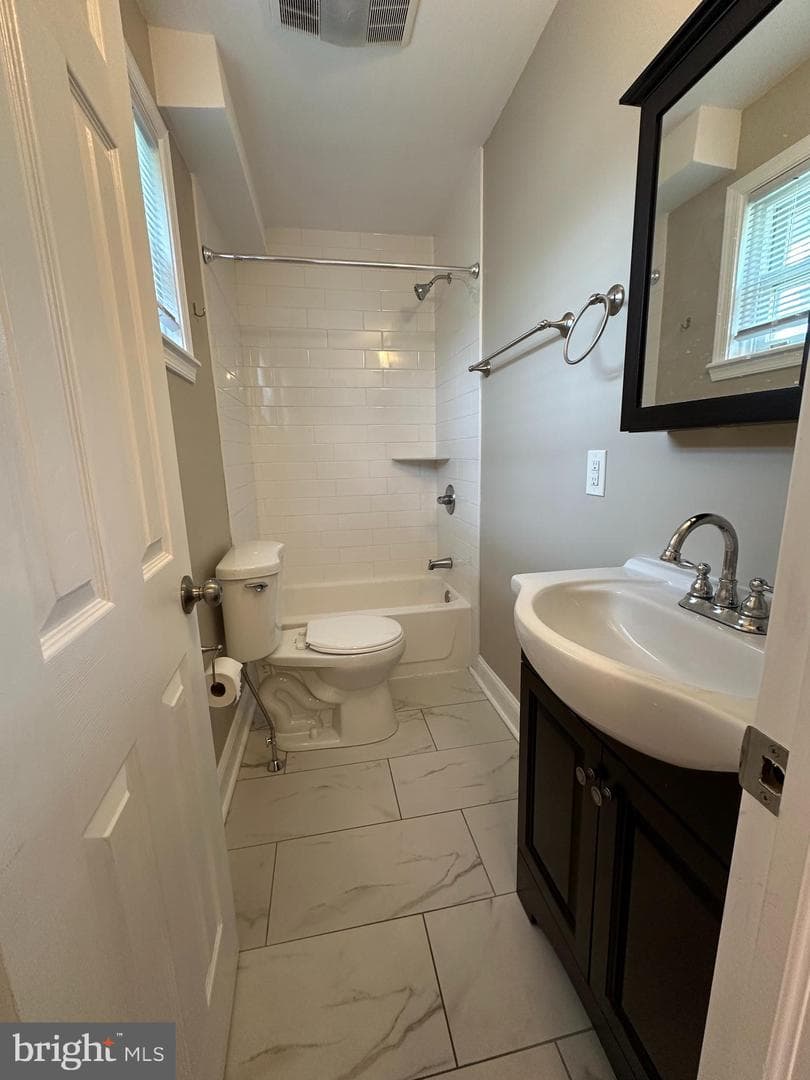 713 Miller Street photo 12