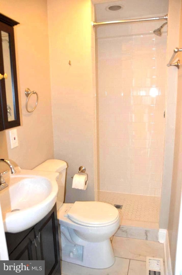 713 Miller Street photo 6