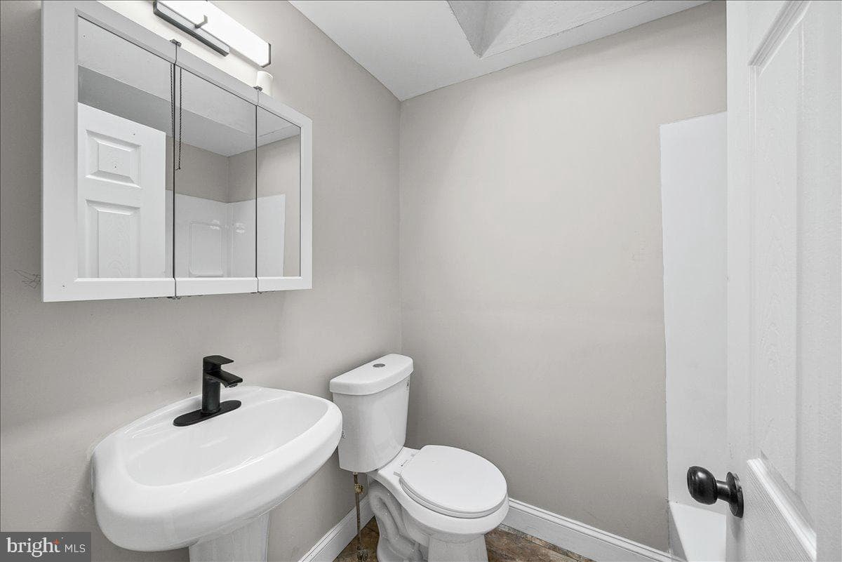 407 W 21st Street photo 14