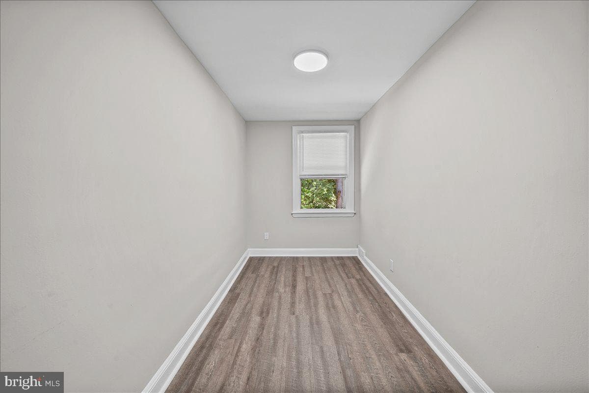407 W 21st Street photo 17
