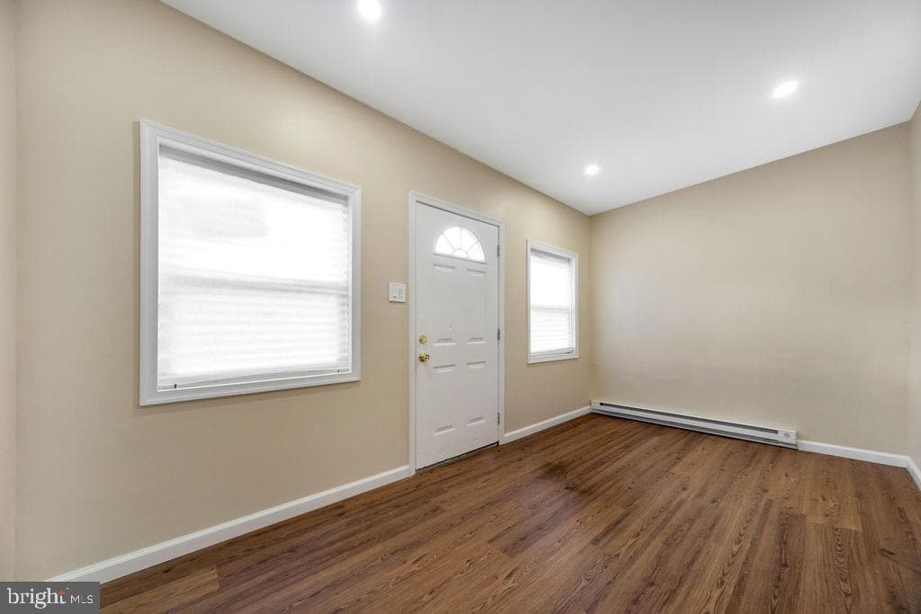 1016 Andrews Avenue photo 3