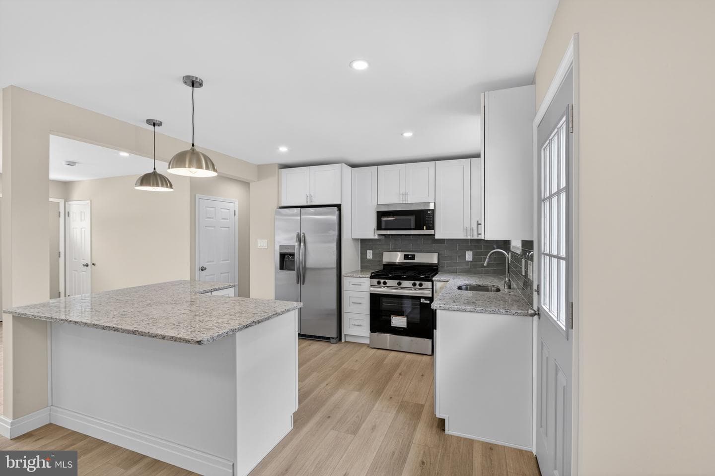 6 N Scott Avenue photo 12