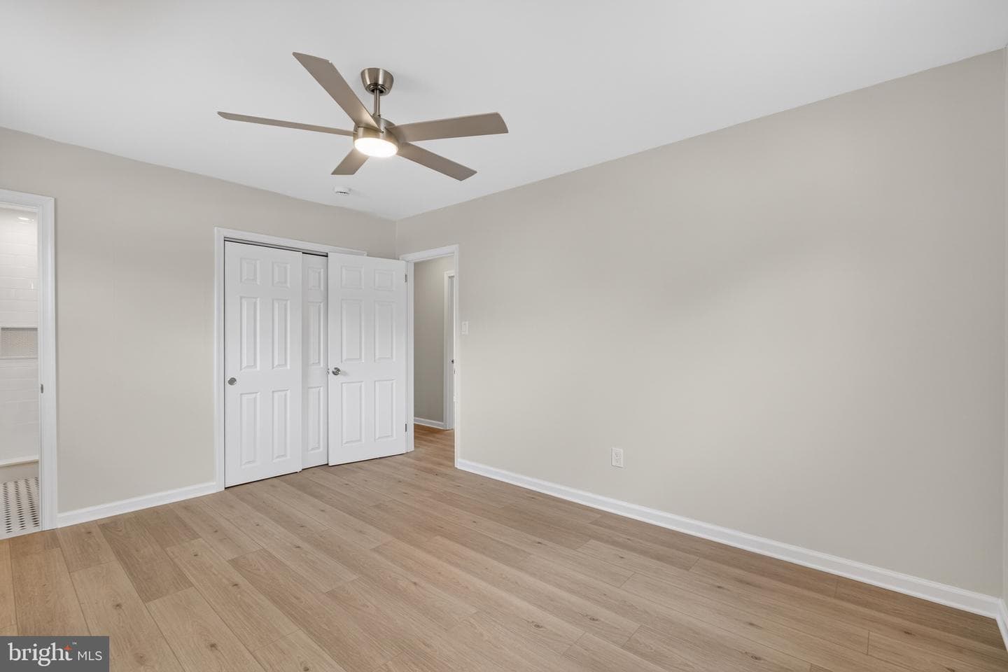6 N Scott Avenue photo 23