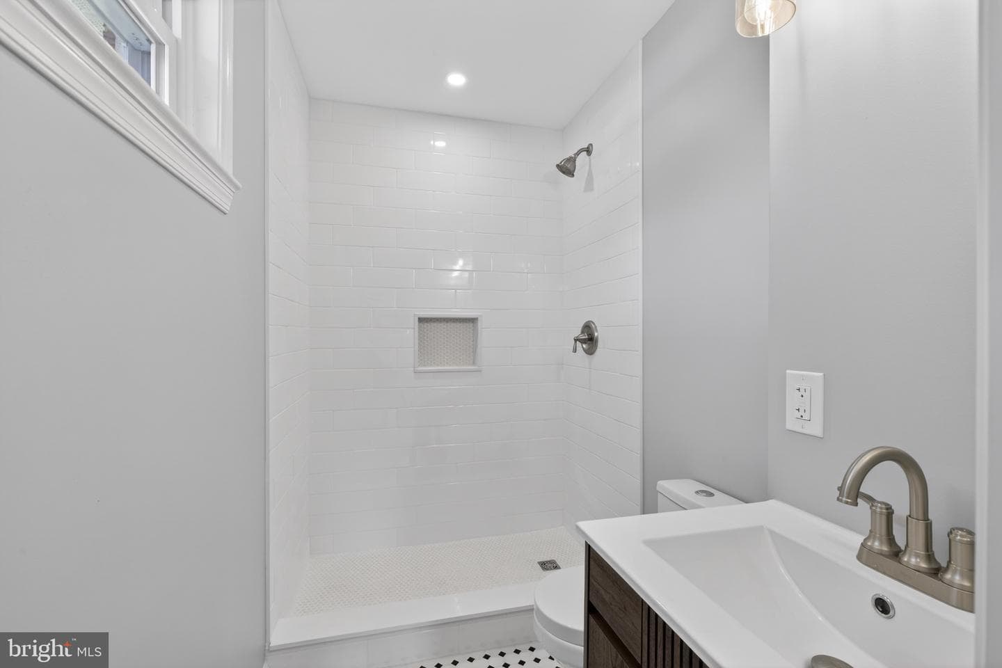 6 N Scott Avenue photo 24