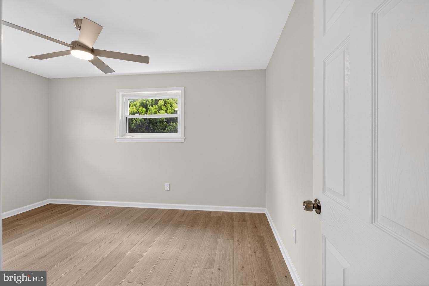 6 N Scott Avenue photo 25