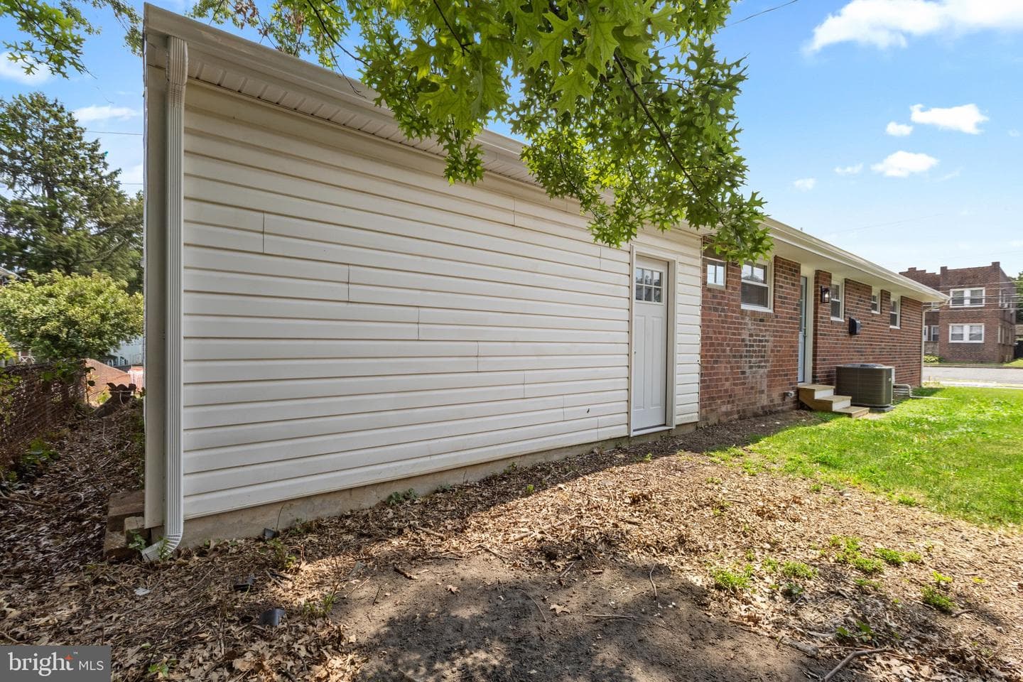 6 N Scott Avenue photo 33