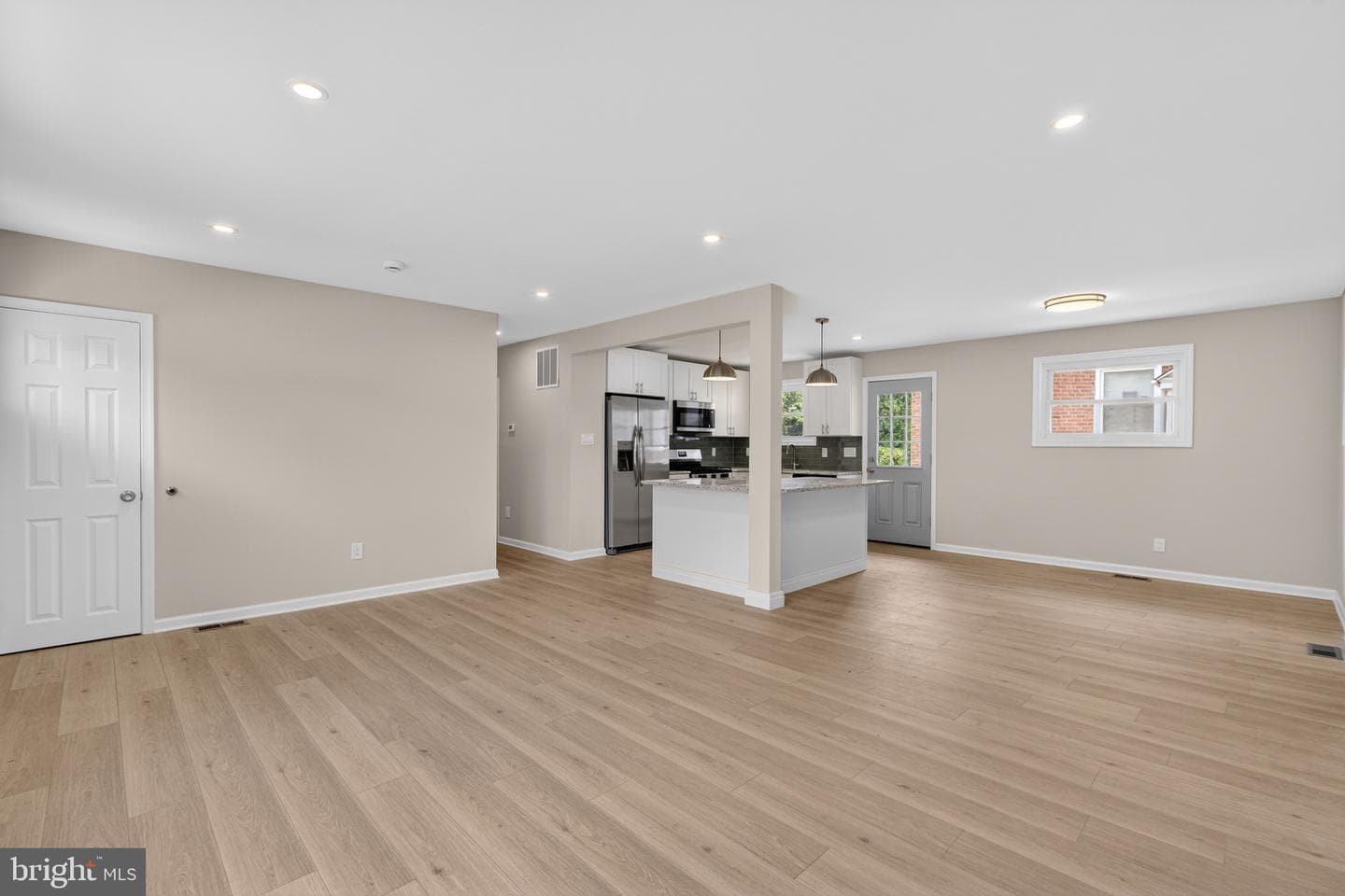 6 N Scott Avenue photo 8