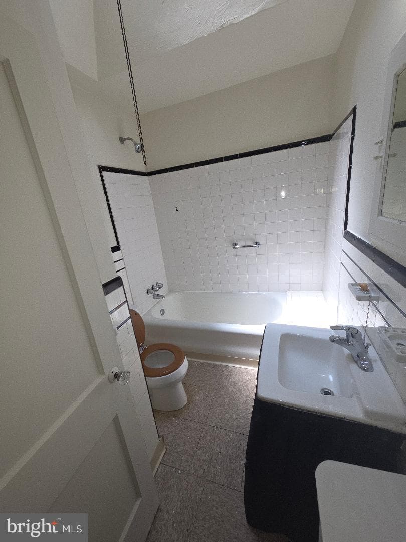 434 Hampden Road photo 11