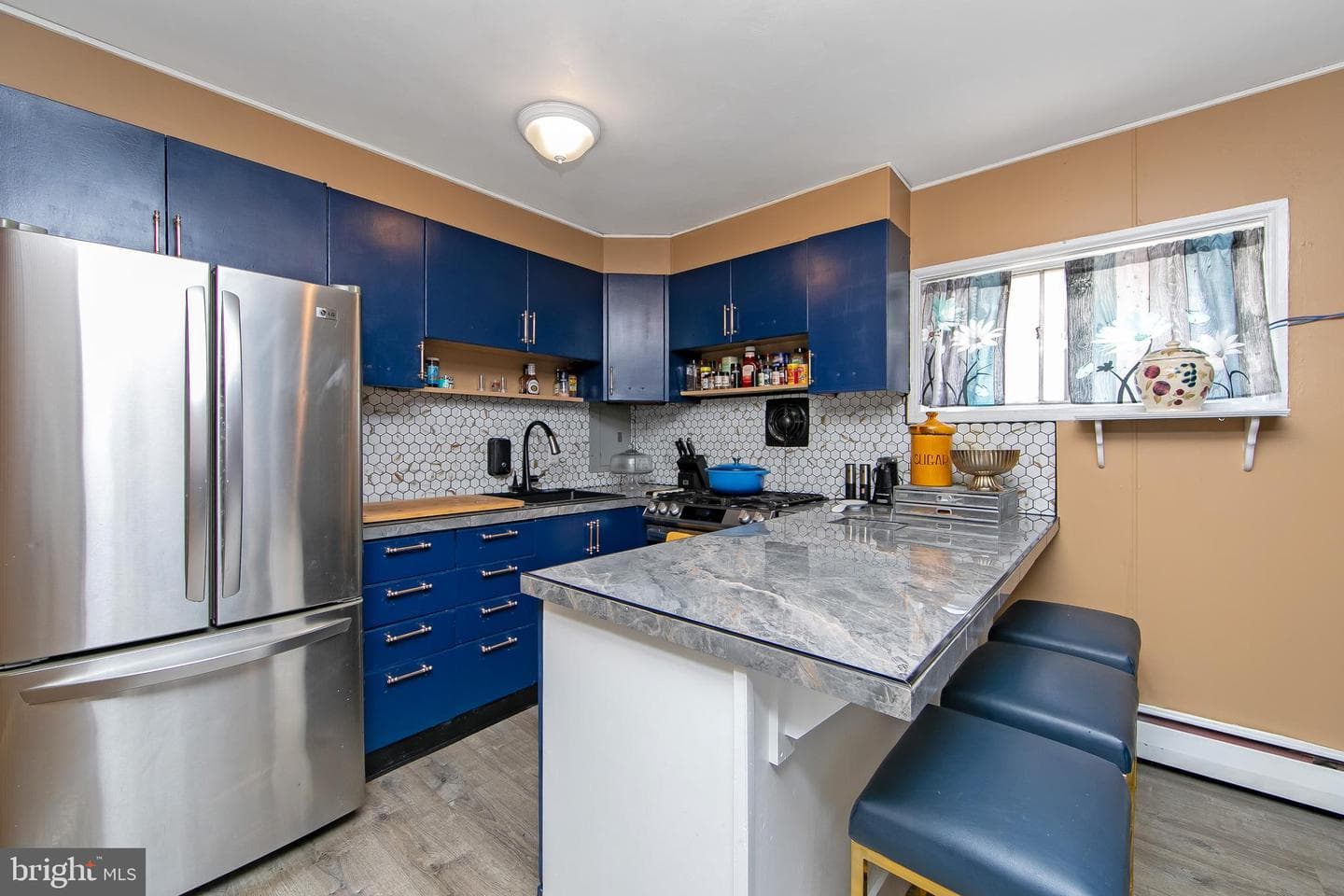 2400 Grand Avenue photo 21
