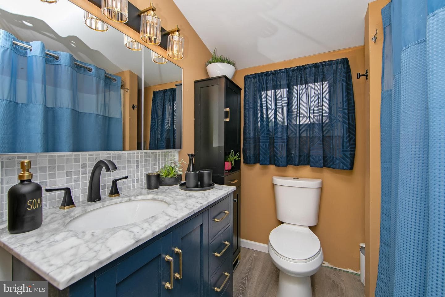 2400 Grand Avenue photo 36