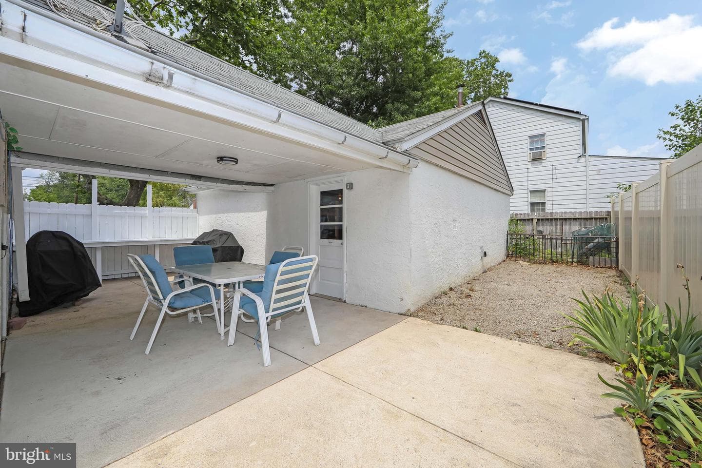 2400 Grand Avenue photo 39