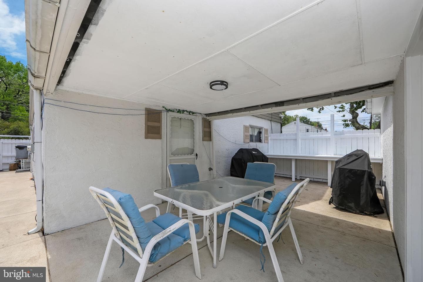 2400 Grand Avenue photo 41