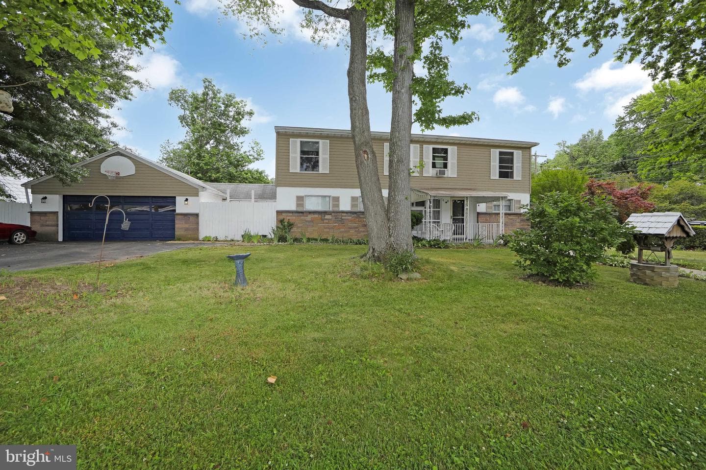 2400 Grand Avenue photo 6