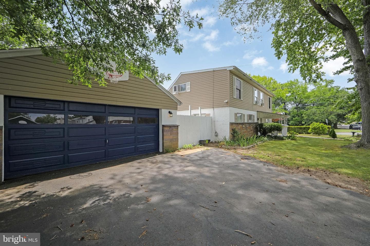 2400 Grand Avenue photo 7