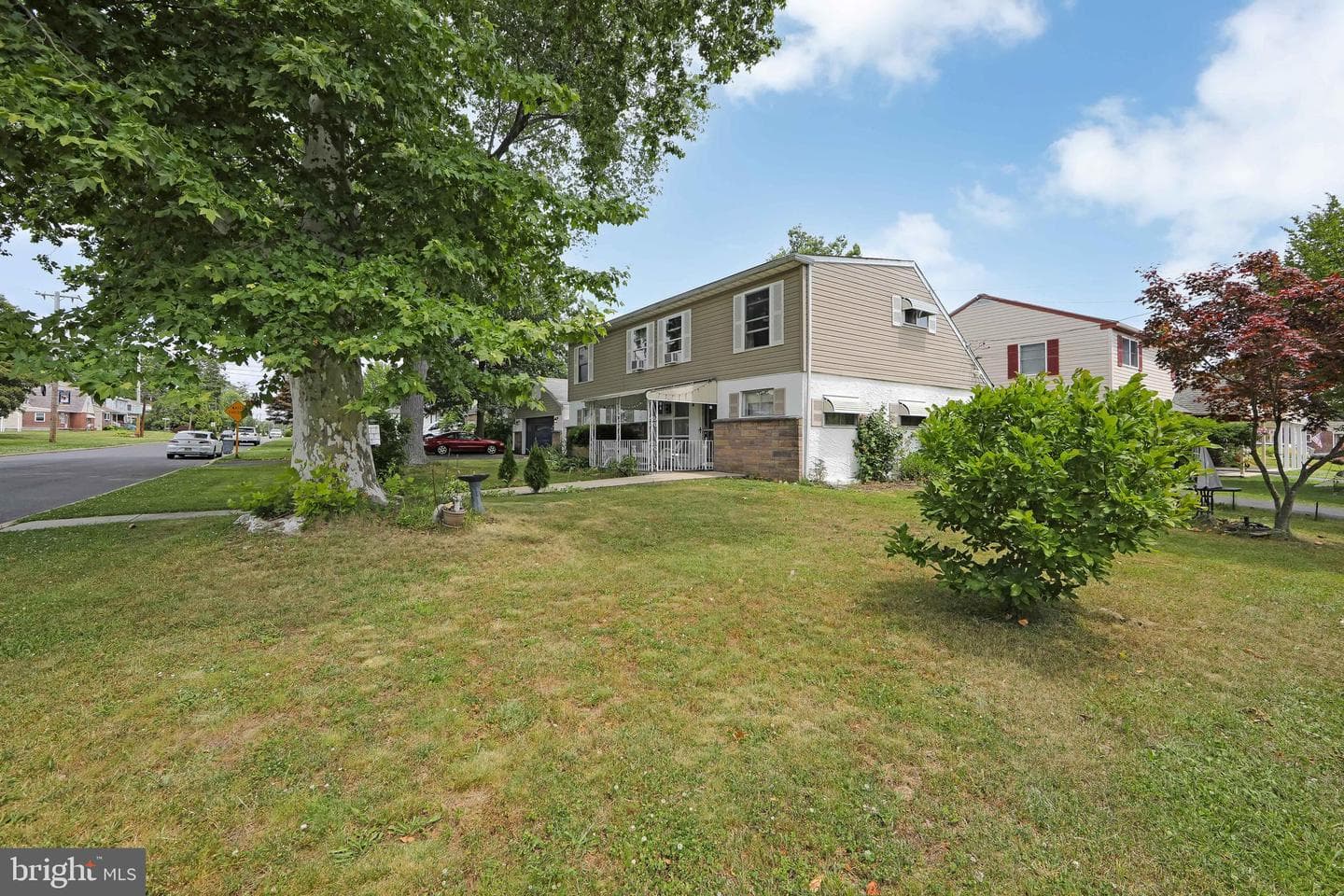 2400 Grand Avenue photo 9
