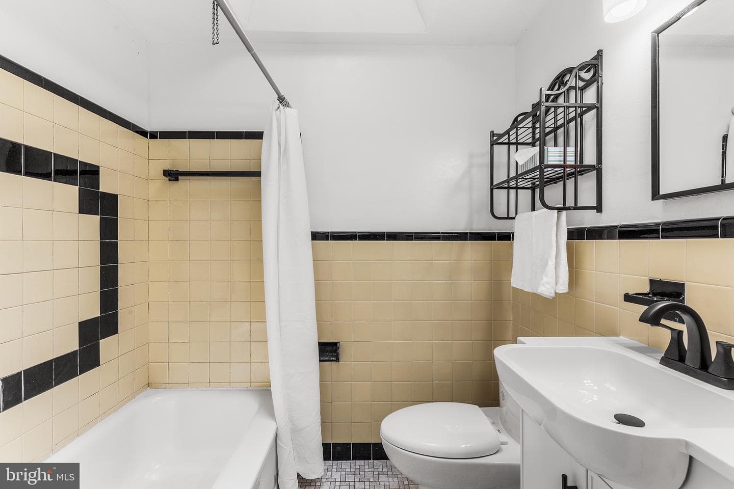 390 Glen Cove photo 22