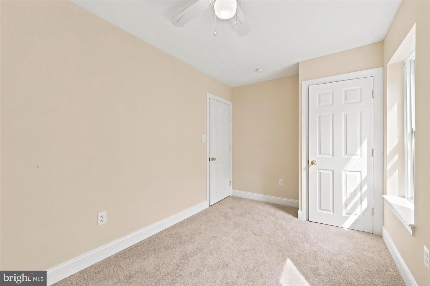 49 E Madison Avenue photo 17