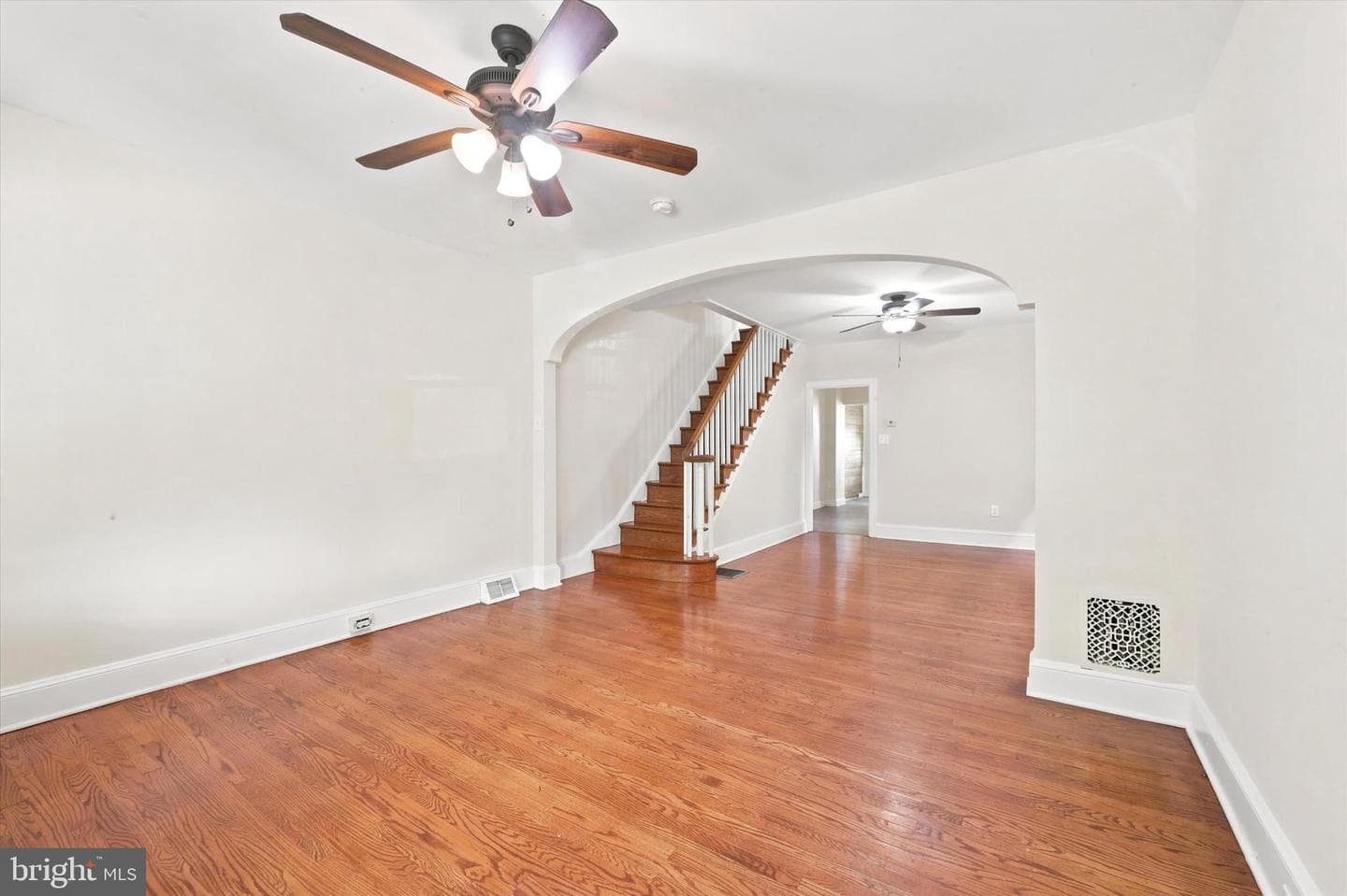 49 E Madison Avenue photo 4