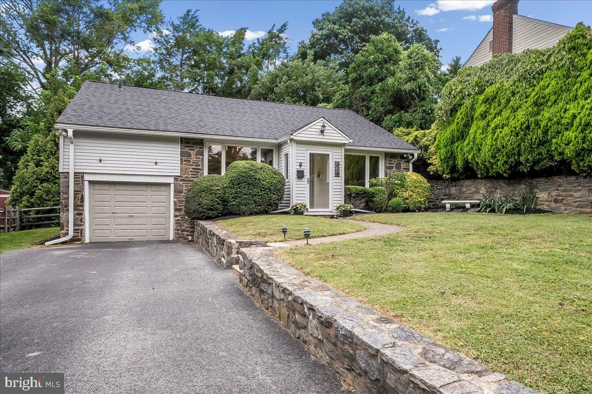 326 Glen Ridge Road, Havertown