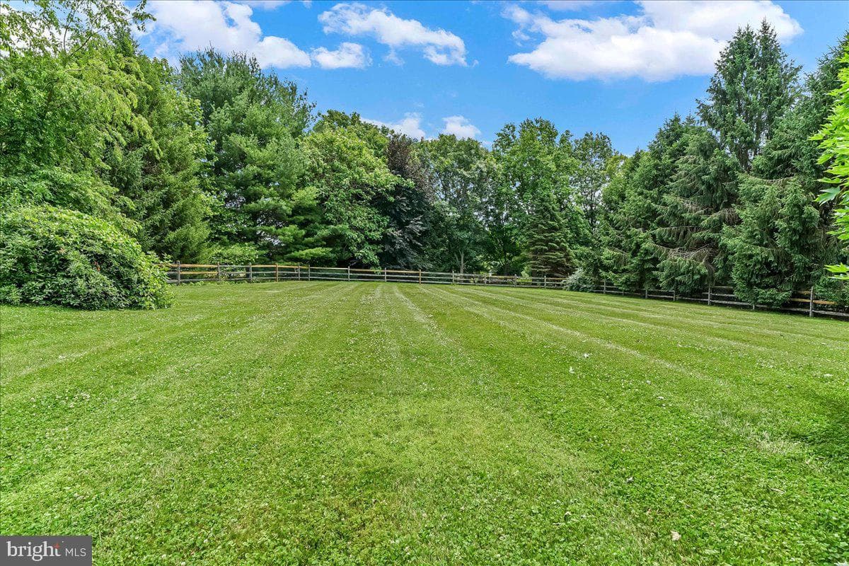 39 Maple Lane photo 5