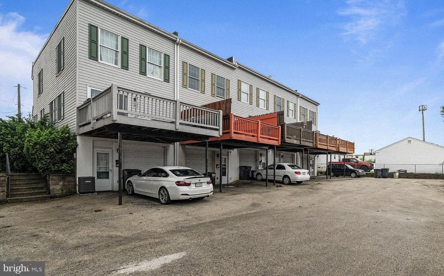 377 E Madison Avenue photo 4