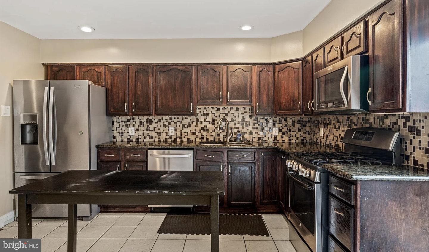 377 E Madison Avenue photo 8